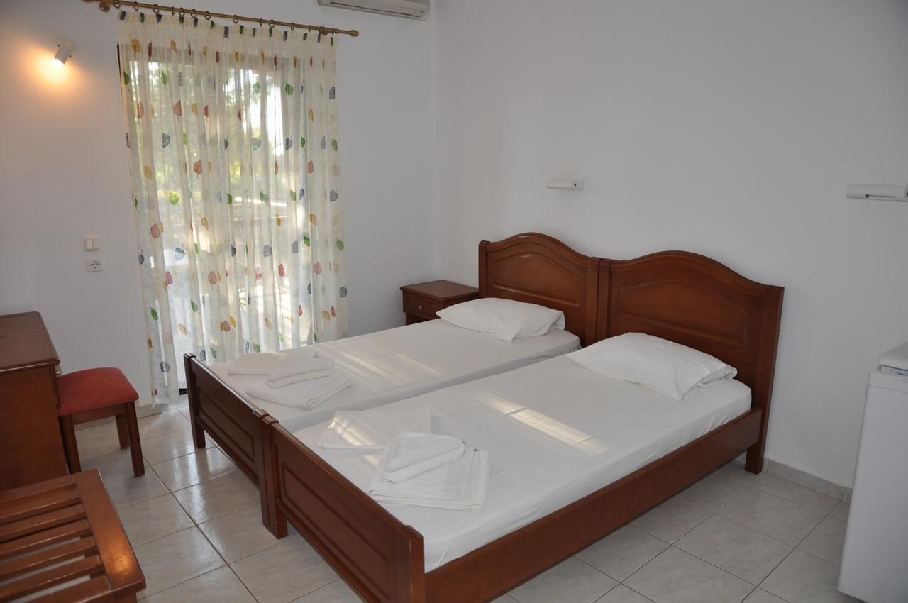 Hotel Dougas Аркуді Екстер'єр фото